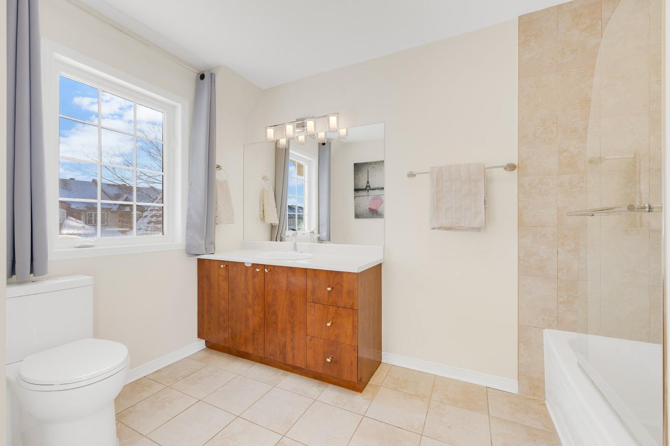 Bathroom - 2 Rue Du Boisé, Kirkland, QC - Indoor Photo Showing Bathroom