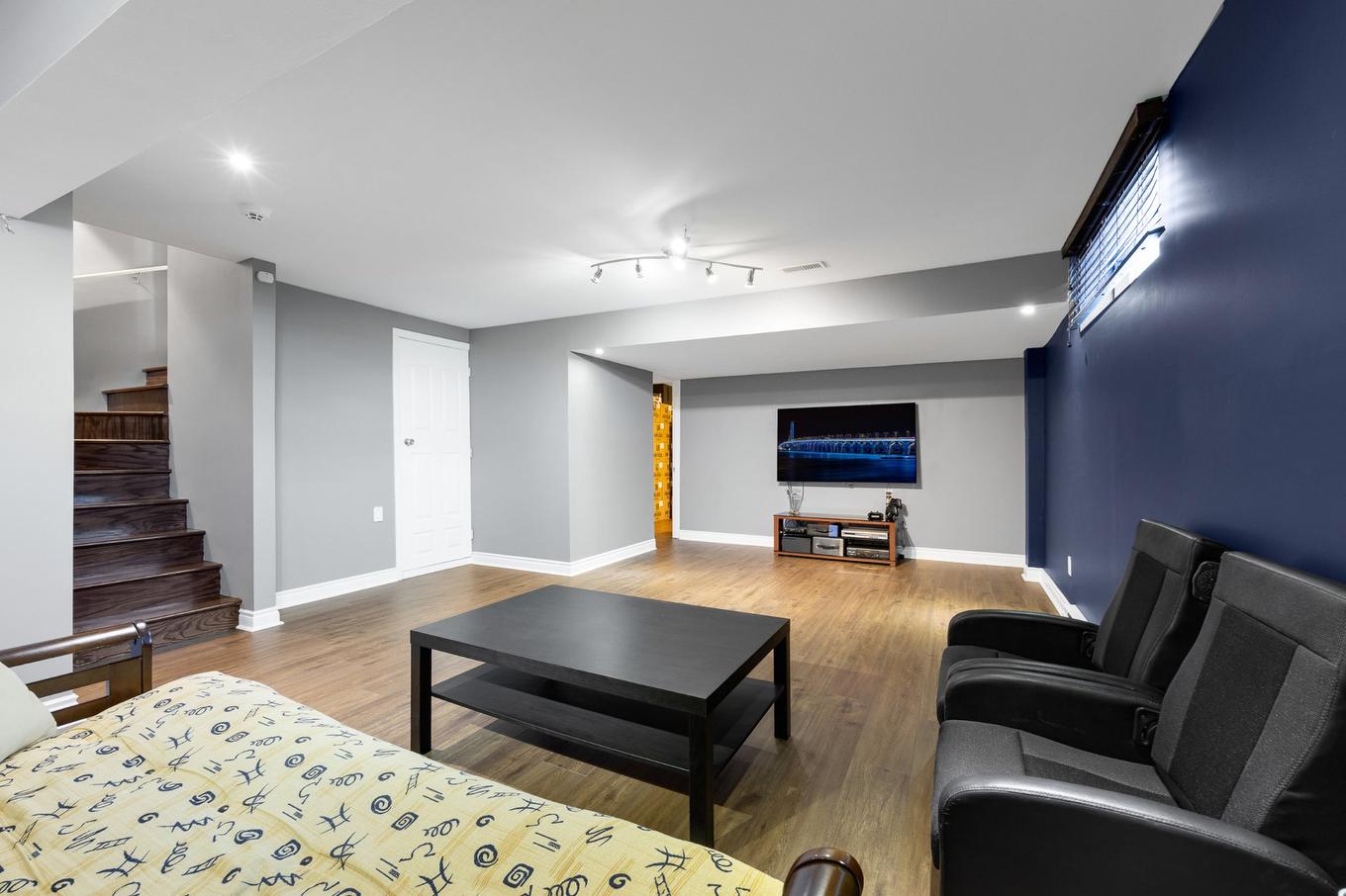 Basement - 2 Rue Du Boisé, Kirkland, QC - Indoor Photo Showing Living Room