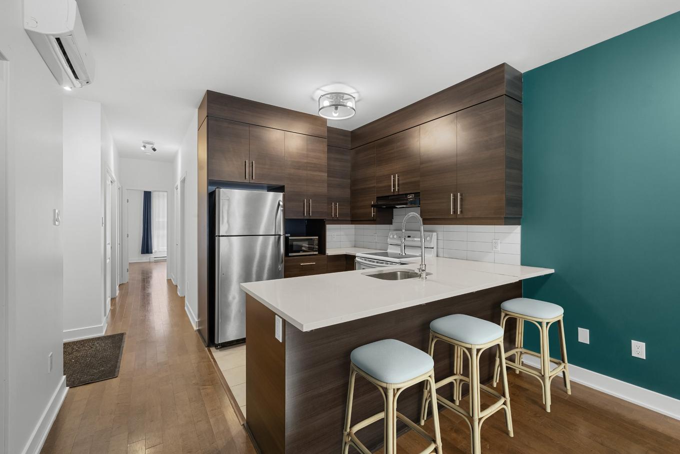 Kitchen - 3-1930 Av. Des Érables, Montréal (Ville-Marie), QC - Indoor Photo Showing Kitchen