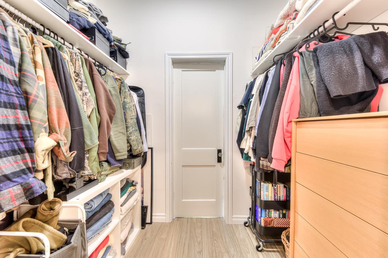 Walk-in closet - 6247 Av. Christophe-Colomb, Montréal (Rosemont/La Petite-Patrie), QC - Indoor With Storage