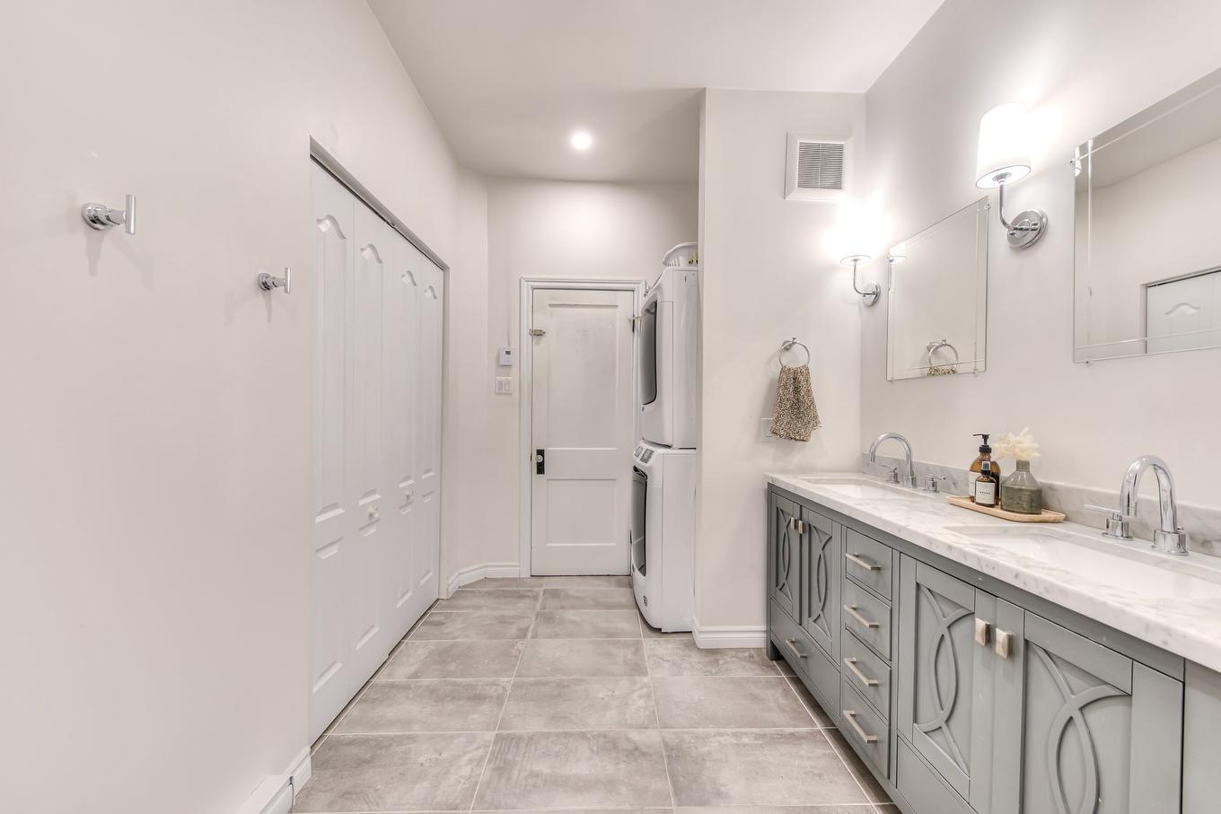 Bathroom - 6247 Av. Christophe-Colomb, Montréal (Rosemont/La Petite-Patrie), QC - Indoor Photo Showing Bathroom