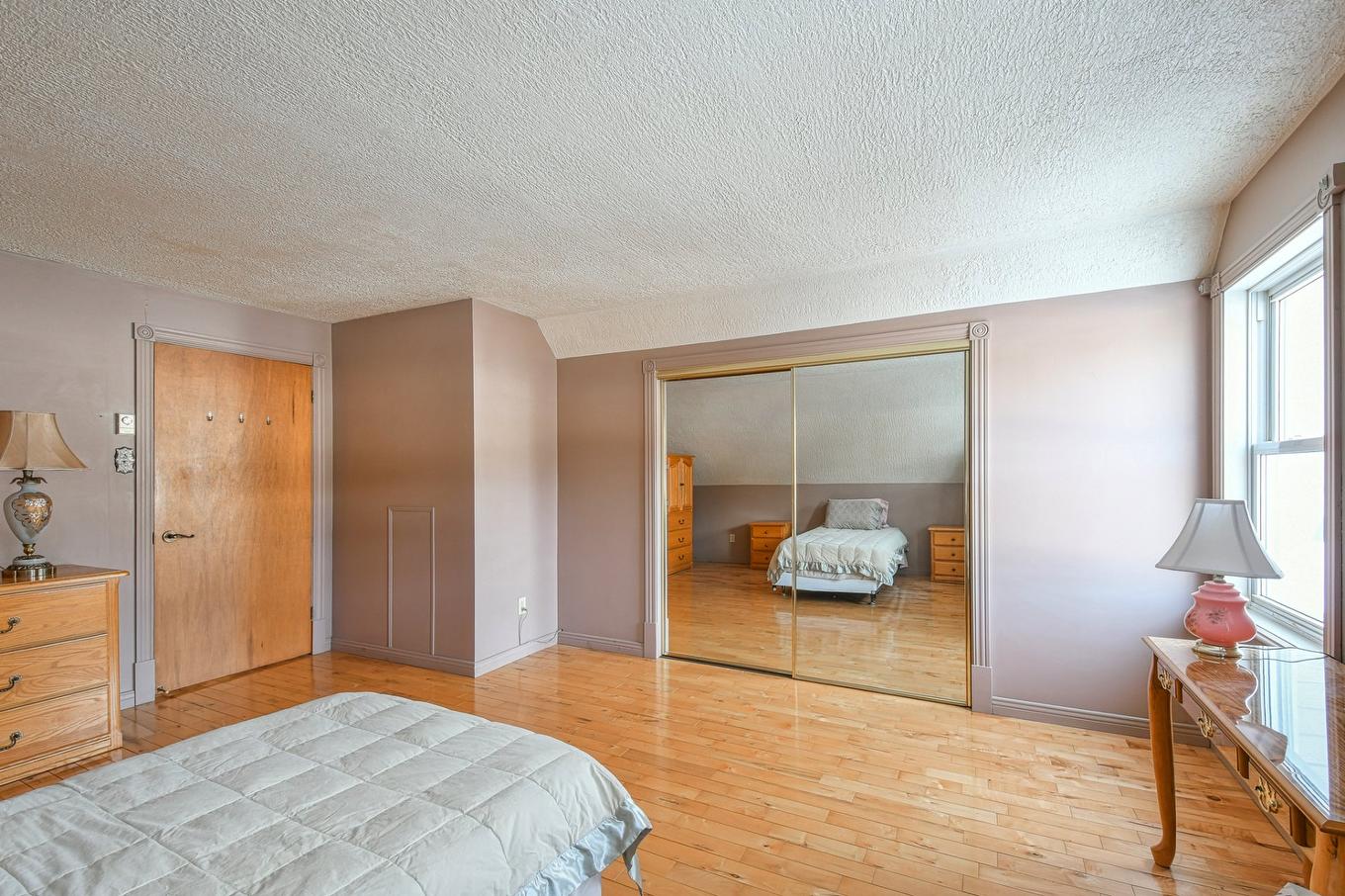 Primary bedroom - 10 Av. David, Saint-Sauveur, QC - Indoor Photo Showing Bedroom