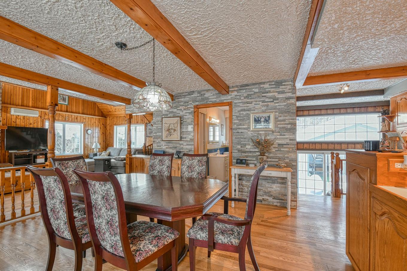 Dining room - 10 Av. David, Saint-Sauveur, QC - Indoor Photo Showing Dining Room