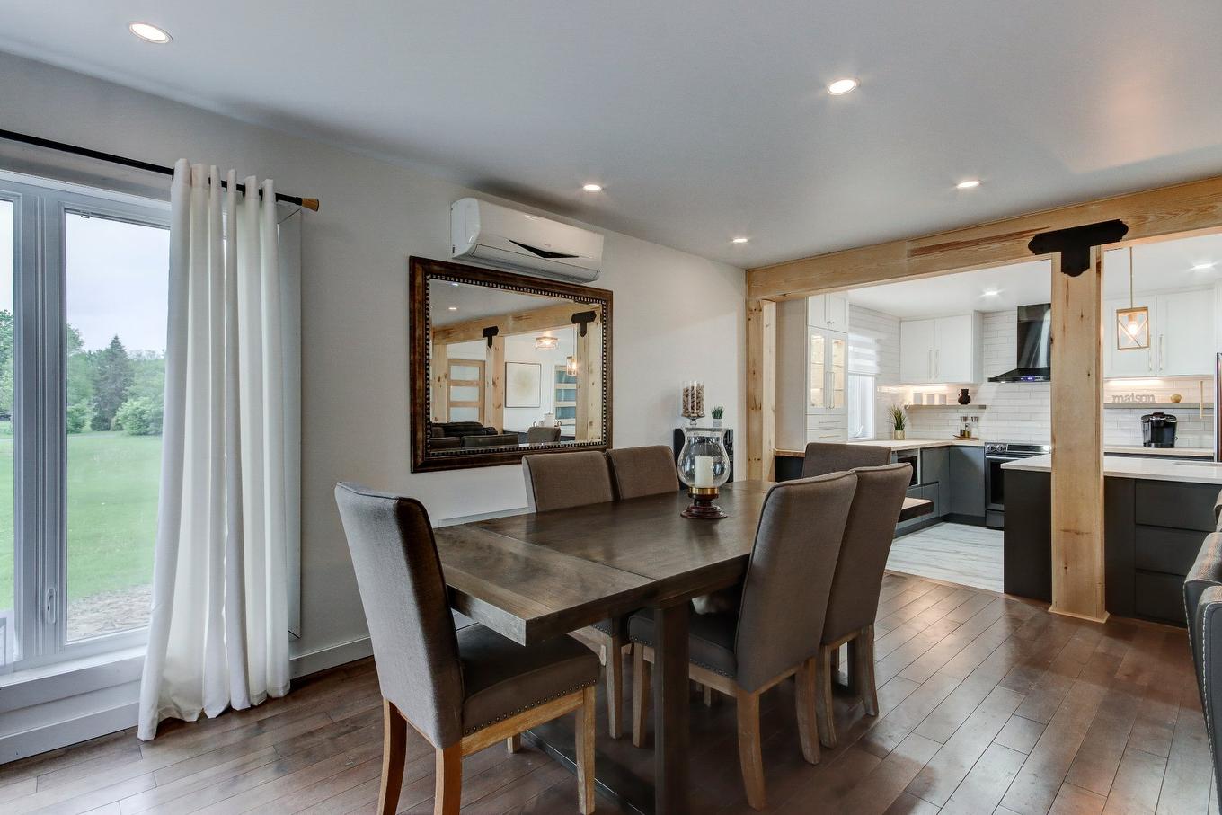 Dining room - 1774 Ch. Du Clocher, Saint-Jean-Sur-Richelieu, QC - Indoor Photo Showing Dining Room