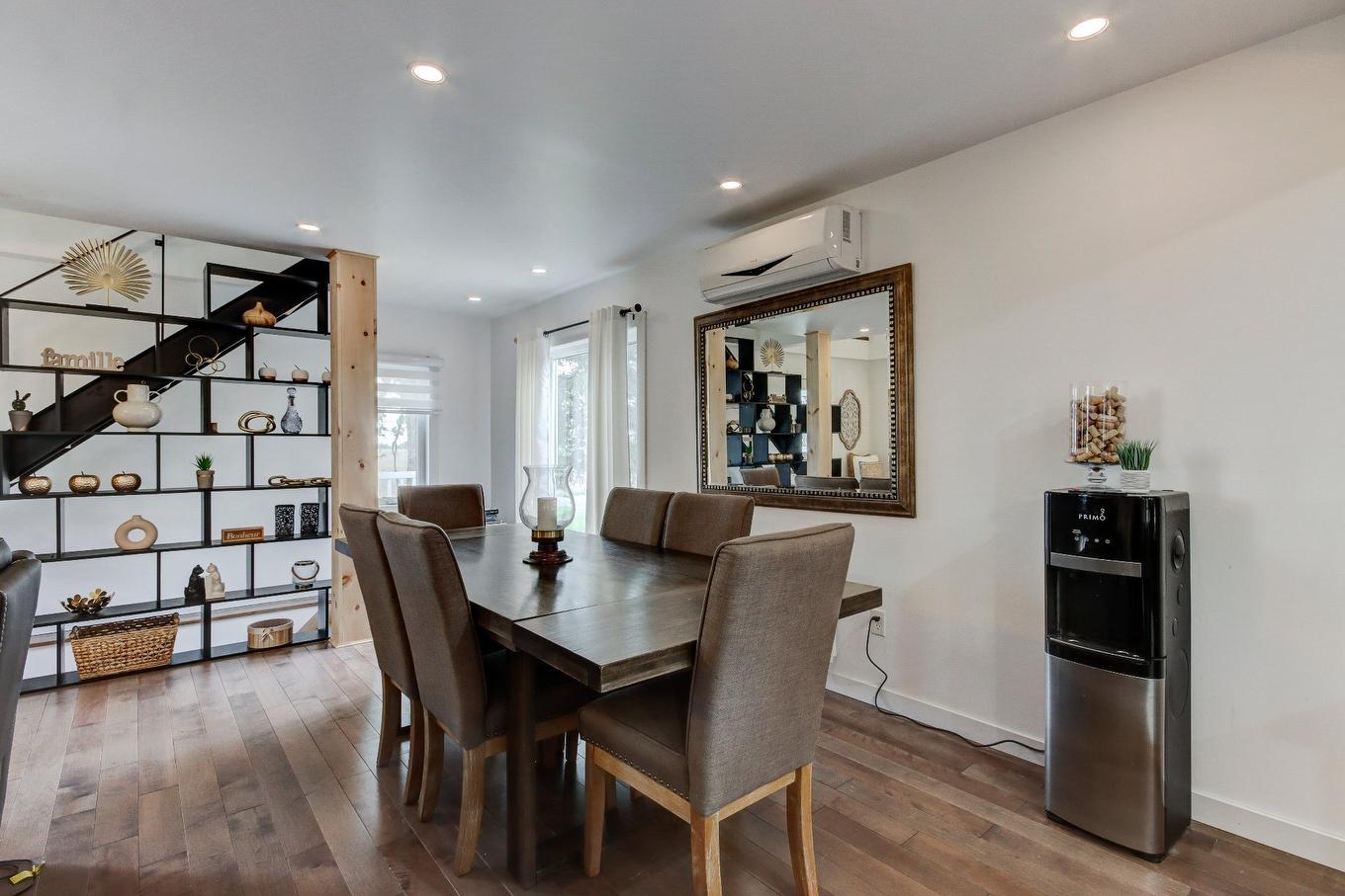 Dining room - 1774 Ch. Du Clocher, Saint-Jean-Sur-Richelieu, QC - Indoor Photo Showing Dining Room