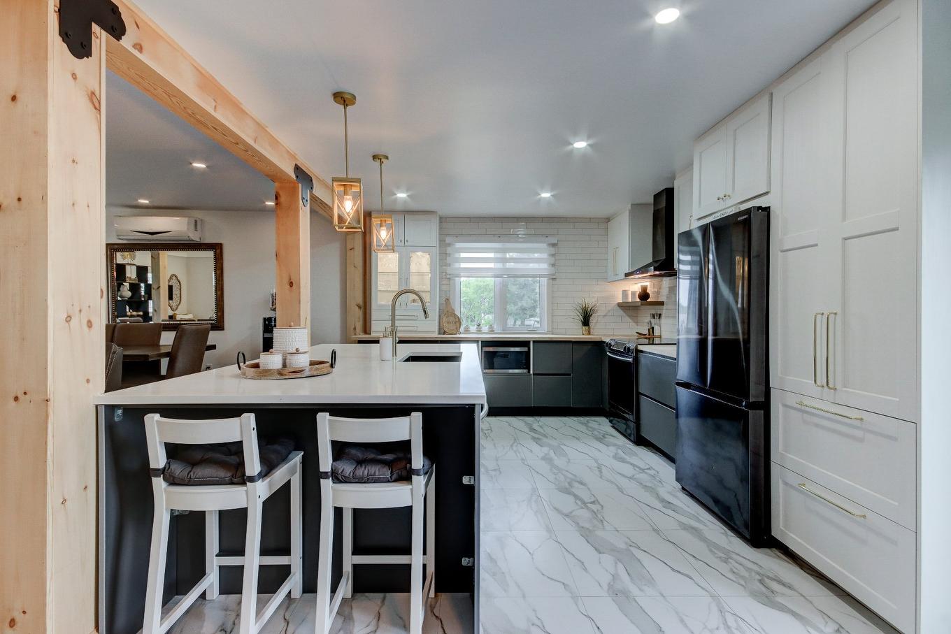 Kitchen - 1774 Ch. Du Clocher, Saint-Jean-Sur-Richelieu, QC - Indoor Photo Showing Kitchen With Upgraded Kitchen