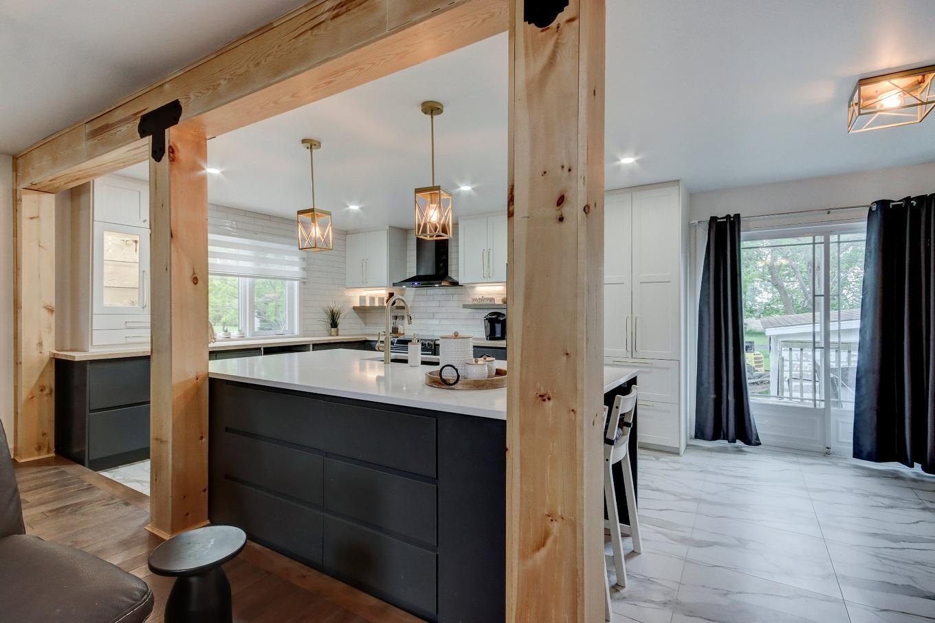 Kitchen - 1774 Ch. Du Clocher, Saint-Jean-Sur-Richelieu, QC - Indoor Photo Showing Kitchen With Upgraded Kitchen