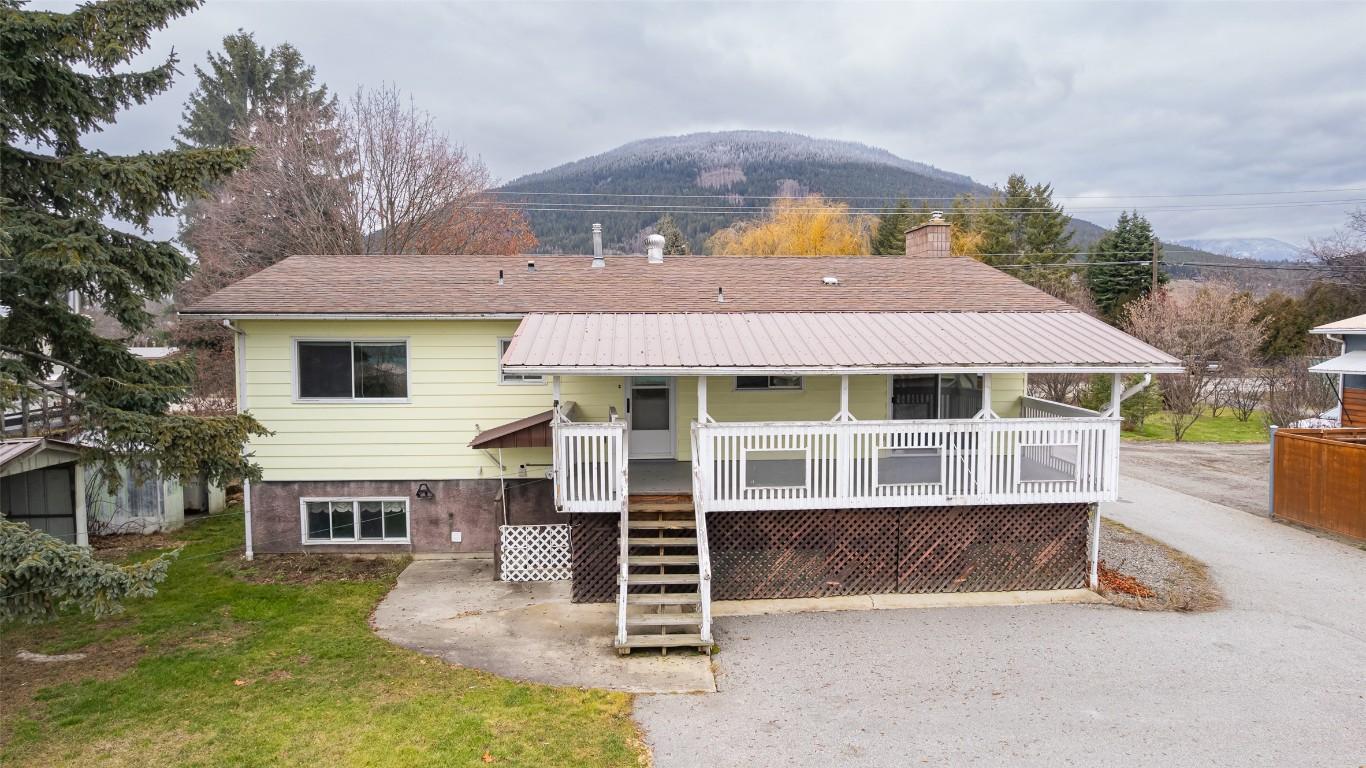 2617 Erickson Road, Creston, BC - Outdoor With Deck Patio Veranda