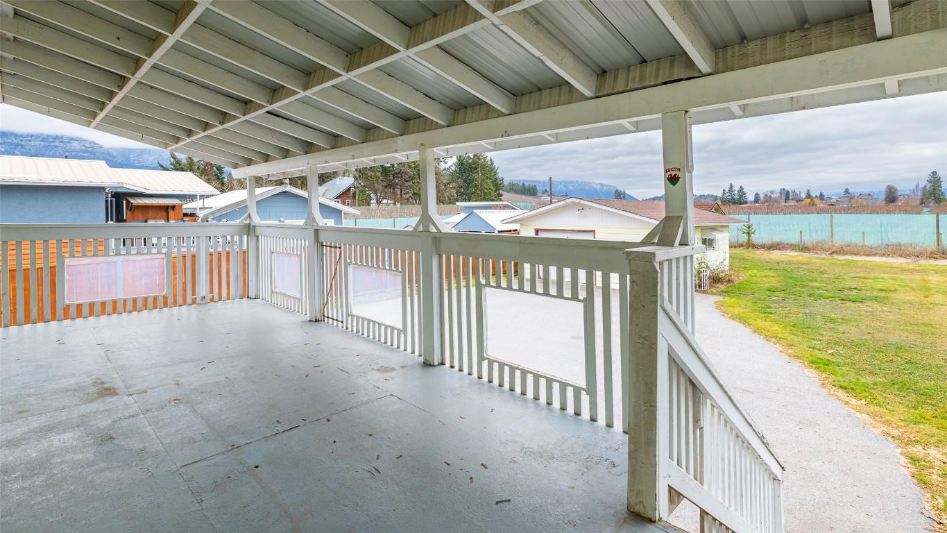 2617 Erickson Road, Creston, BC - Outdoor With Exterior