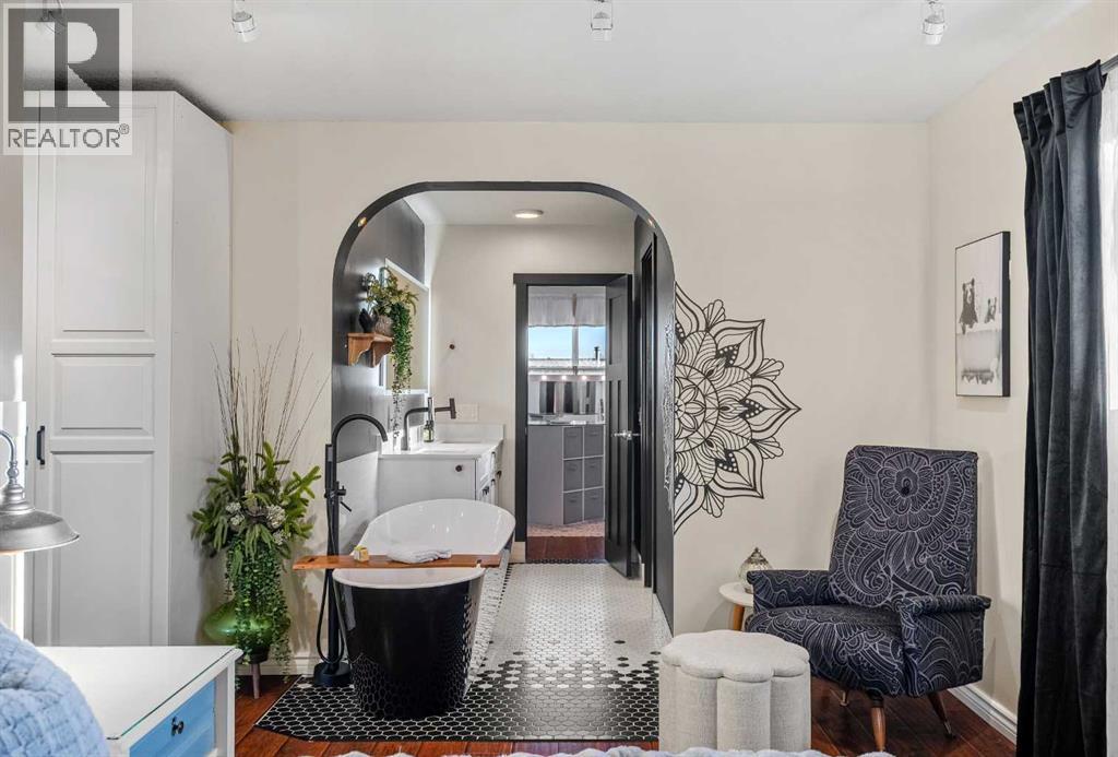 4636 Montana Drive Nw, Calgary, AB - Indoor