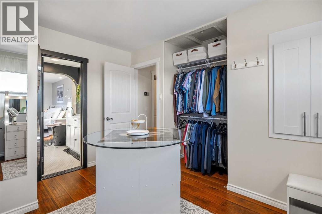 4636 Montana Drive Nw, Calgary, AB - Indoor