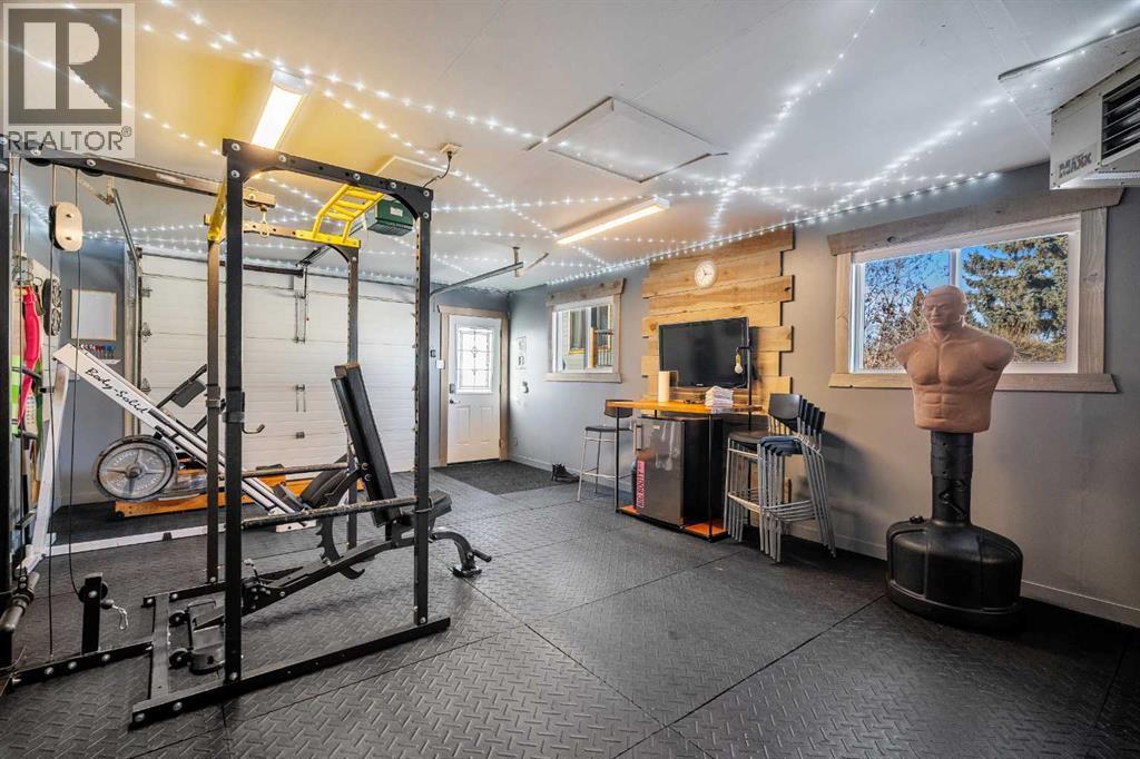 4636 Montana Drive Nw, Calgary, AB - Indoor