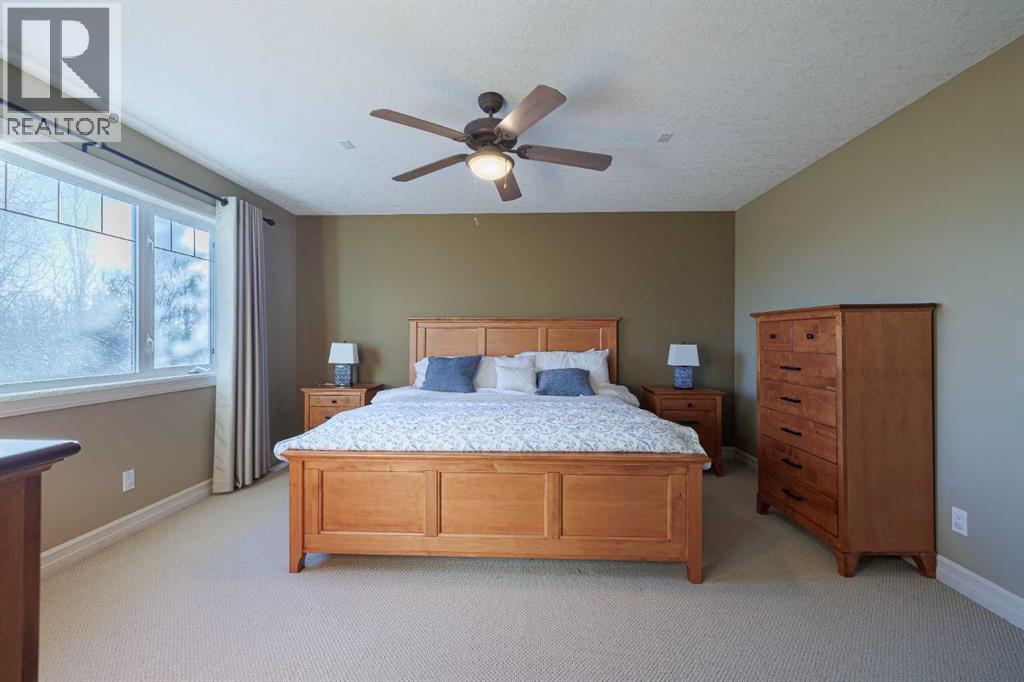 118 Tusslewood Heights Nw, Calgary, AB - Indoor Photo Showing Bedroom