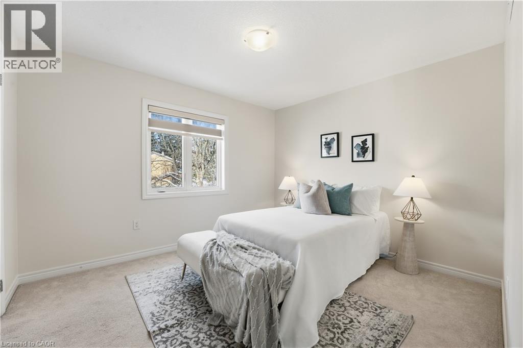 16 Cliffside Court, Cambridge, ON - Indoor Photo Showing Bedroom