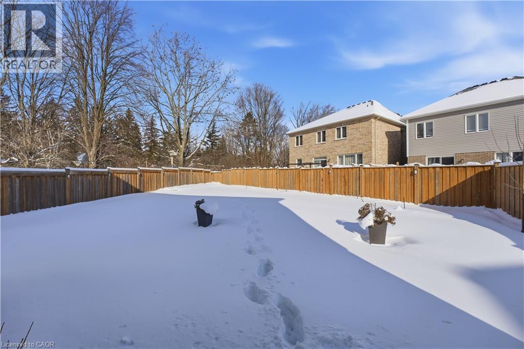 16 Cliffside Court, Cambridge, ON - Outdoor