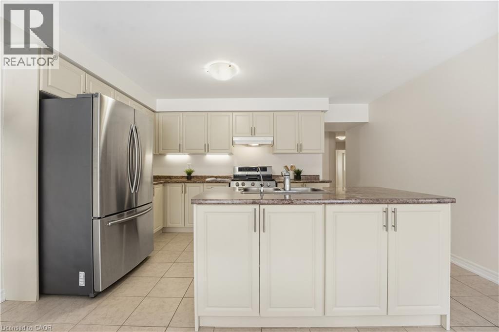 16 Cliffside Court, Cambridge, ON - Indoor Photo Showing Kitchen With Double Sink