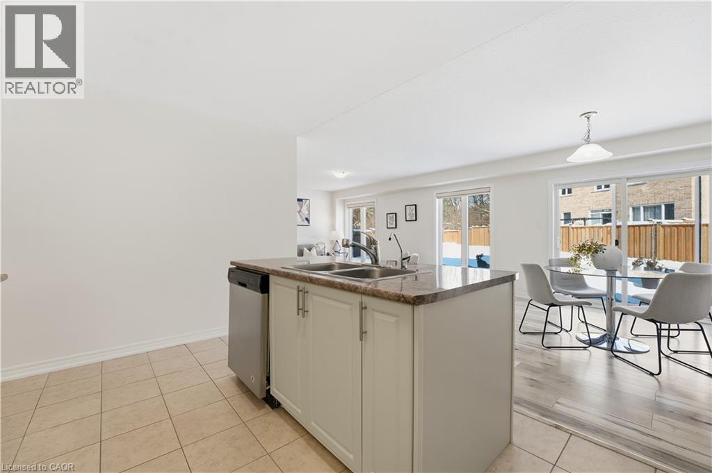 16 Cliffside Court, Cambridge, ON - Indoor Photo Showing Kitchen With Double Sink
