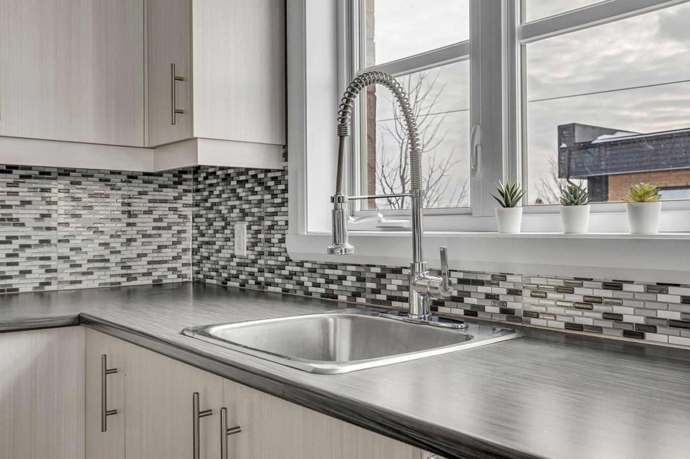 Kitchen - 7-1009 Rue Des Champs, Lévis (Les Chutes-De-La-Chaudière-Est), QC - Indoor Photo Showing Kitchen With Double Sink With Upgraded Kitchen