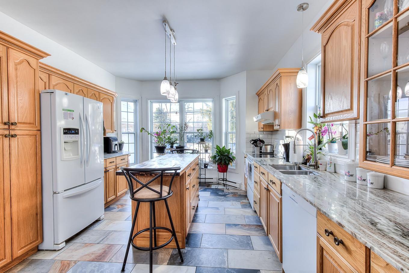 Cuisine - 189 Boul. Des Hauteurs, Saint-Jérôme, QC - Indoor Photo Showing Kitchen With Double Sink