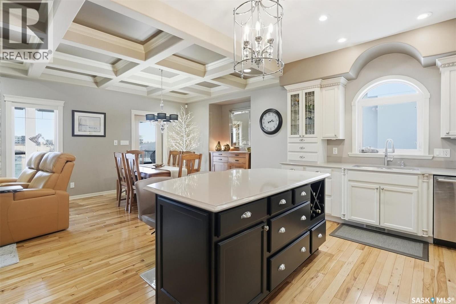 327 Hastings Lane, Saskatoon, SK - Indoor Photo Showing Kitchen