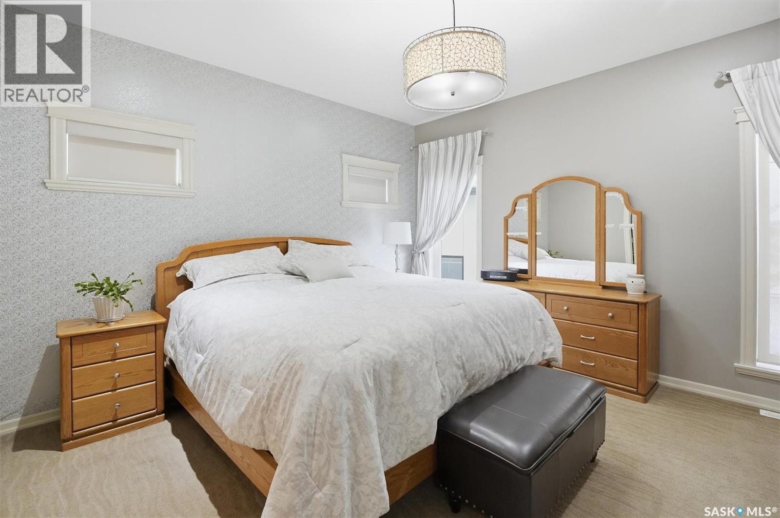 327 Hastings Lane, Saskatoon, SK - Indoor Photo Showing Bedroom