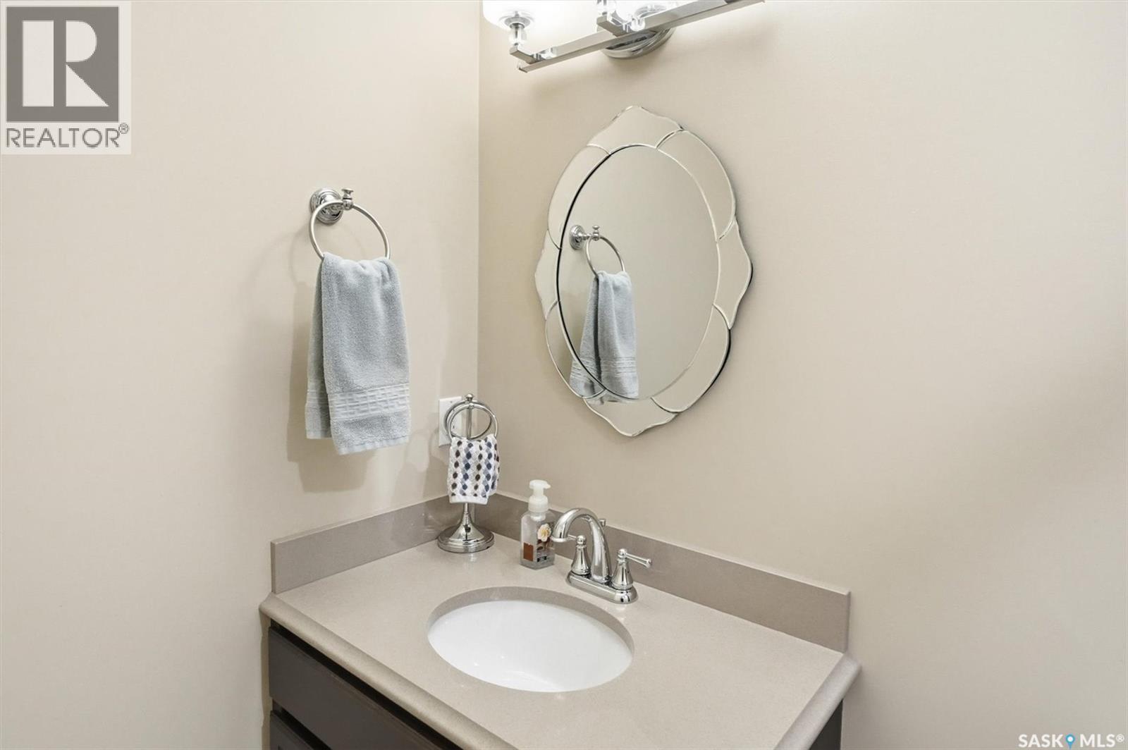 327 Hastings Lane, Saskatoon, SK - Indoor Photo Showing Bathroom