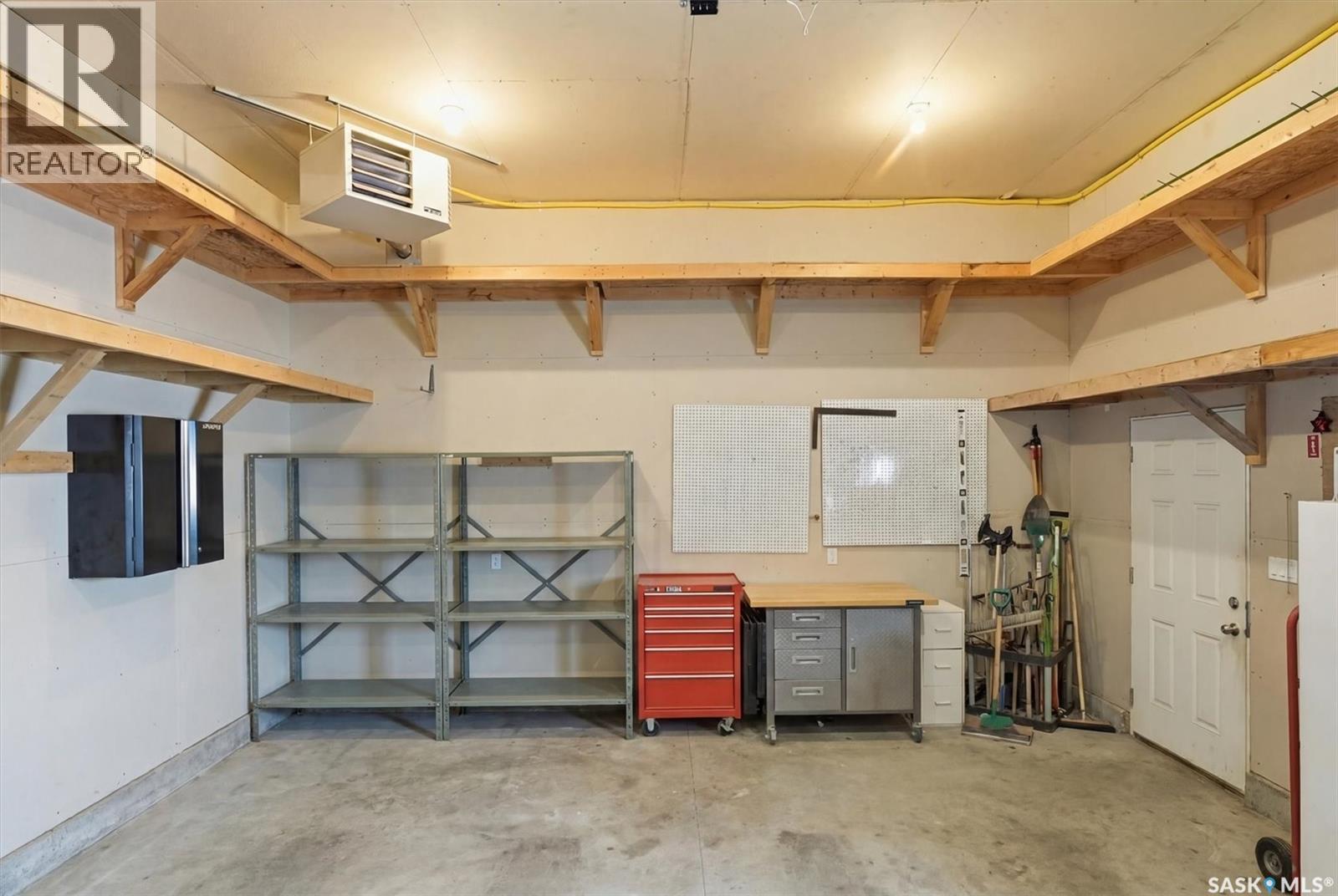 327 Hastings Lane, Saskatoon, SK - Indoor Photo Showing Other Room