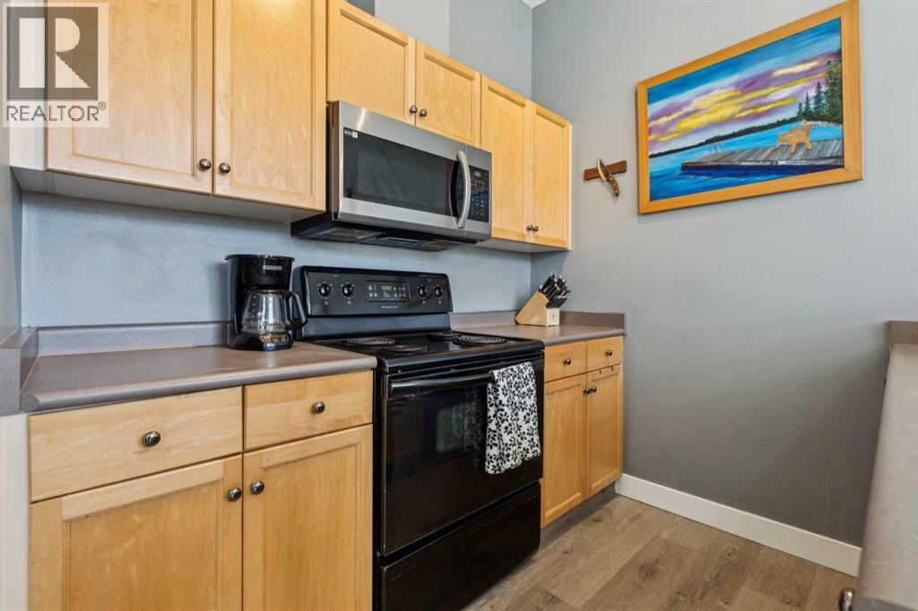 77 Mckenzie Towne Gate Se, Calgary, AB - Indoor Photo Showing Kitchen