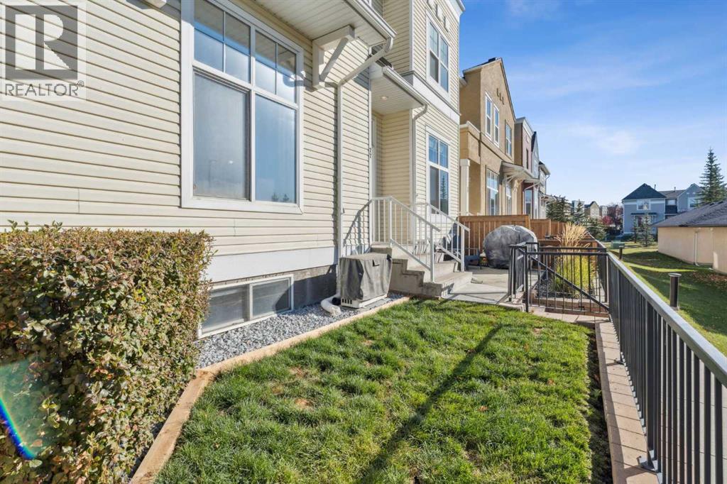 77 Mckenzie Towne Gate Se, Calgary, AB - Outdoor