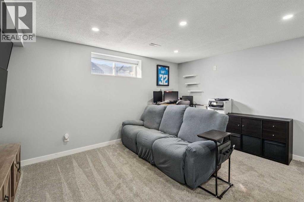 77 Mckenzie Towne Gate Se, Calgary, AB - Indoor