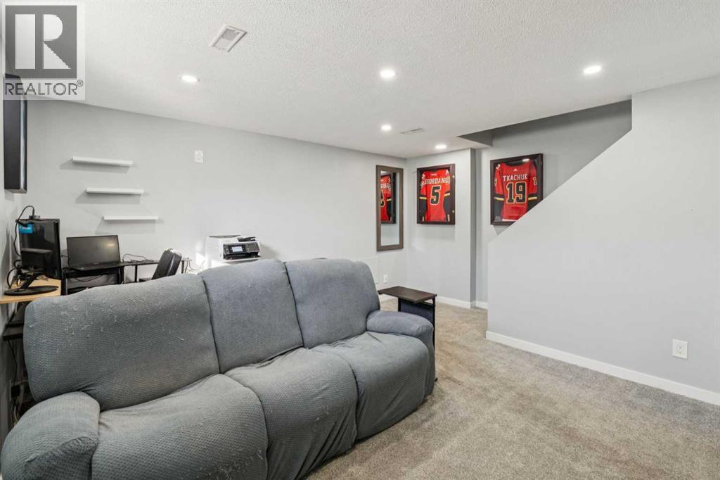 77 Mckenzie Towne Gate Se, Calgary, AB - Indoor