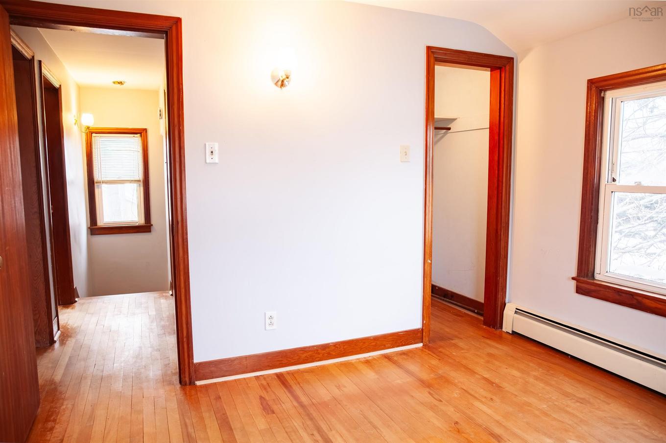 214 Main Street, Dartmouth, NS