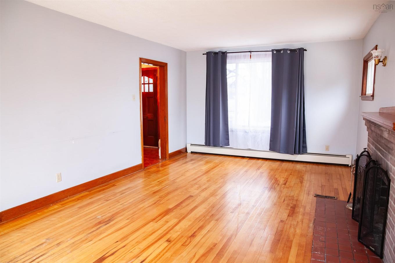 214 Main Street, Dartmouth, NS