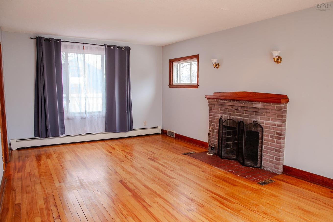 214 Main Street, Dartmouth, NS