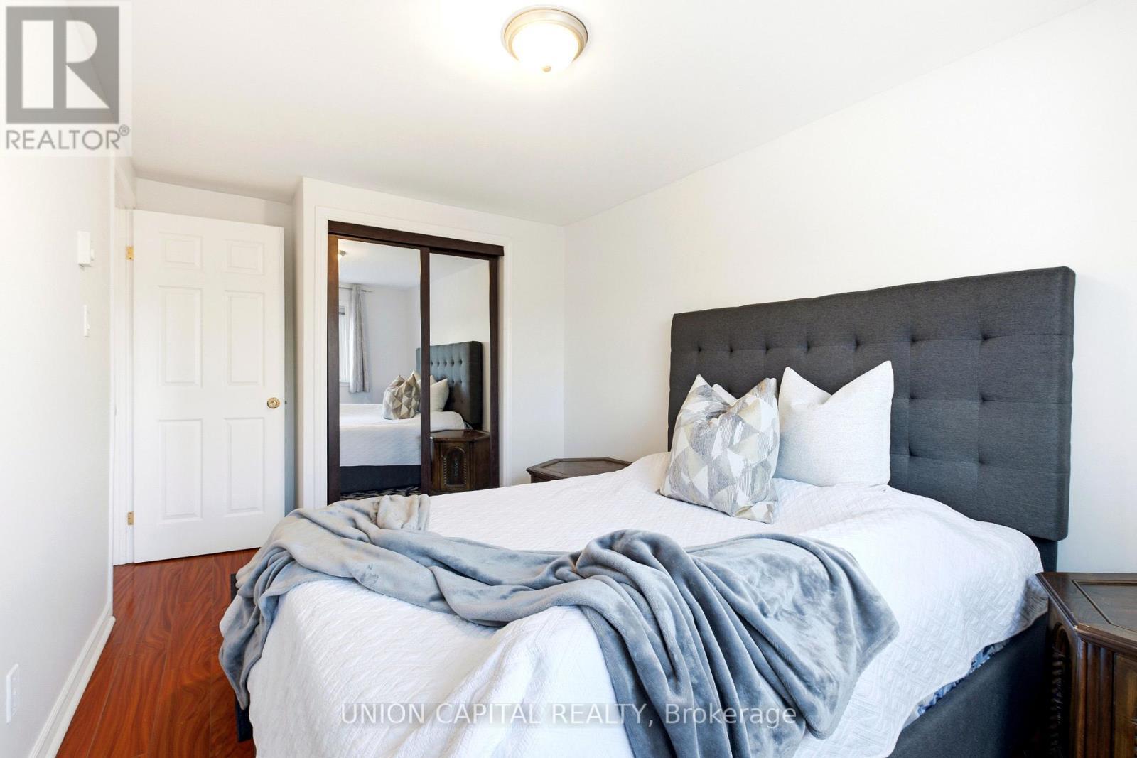 9 Briar Path, Brampton, ON - Indoor Photo Showing Bedroom