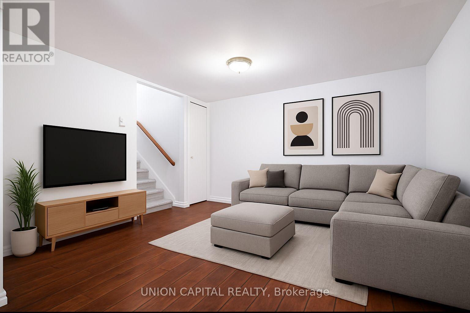 9 Briar Path, Brampton, ON - Indoor Photo Showing Living Room
