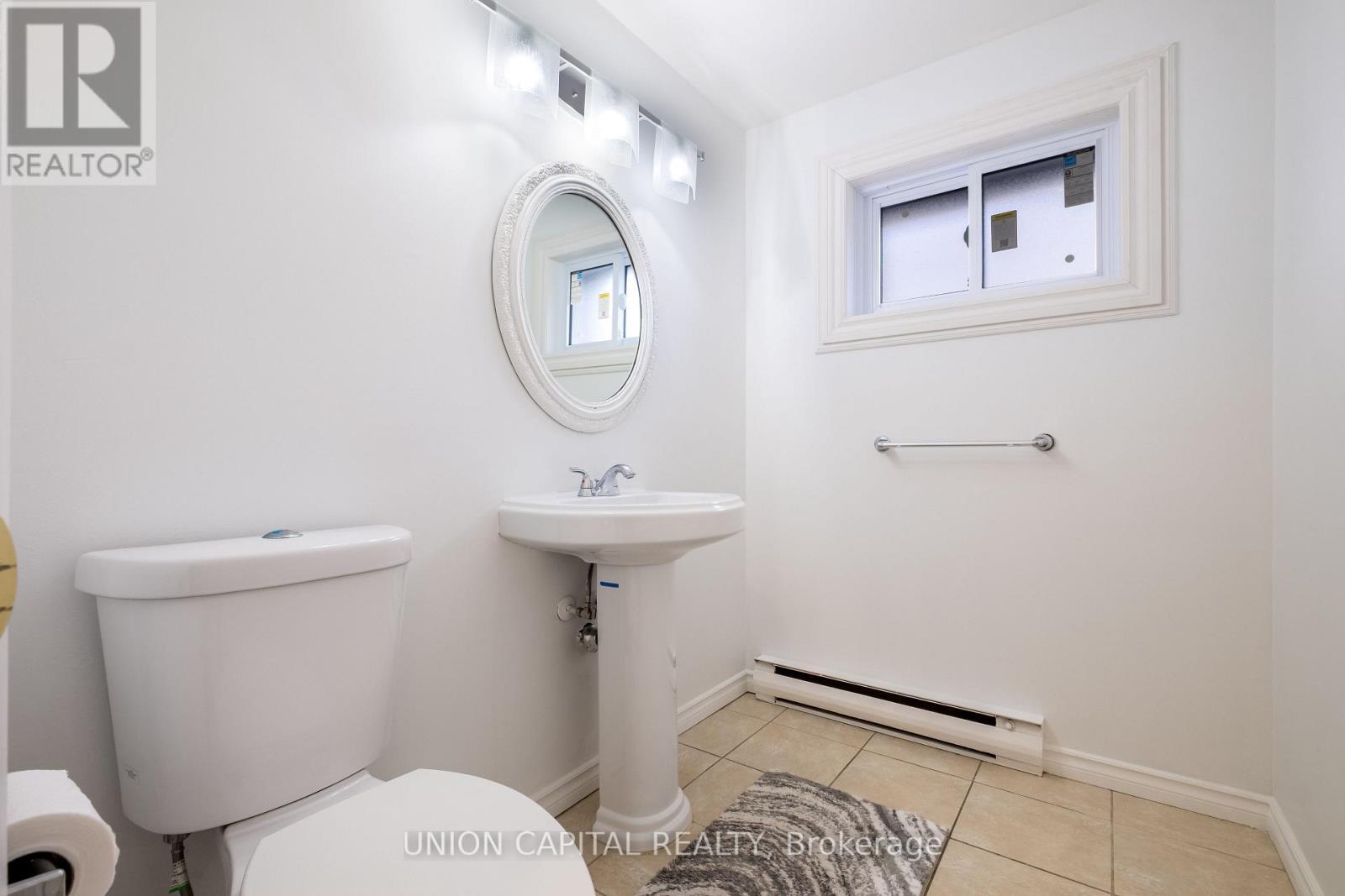 9 Briar Path, Brampton, ON - Indoor Photo Showing Bathroom