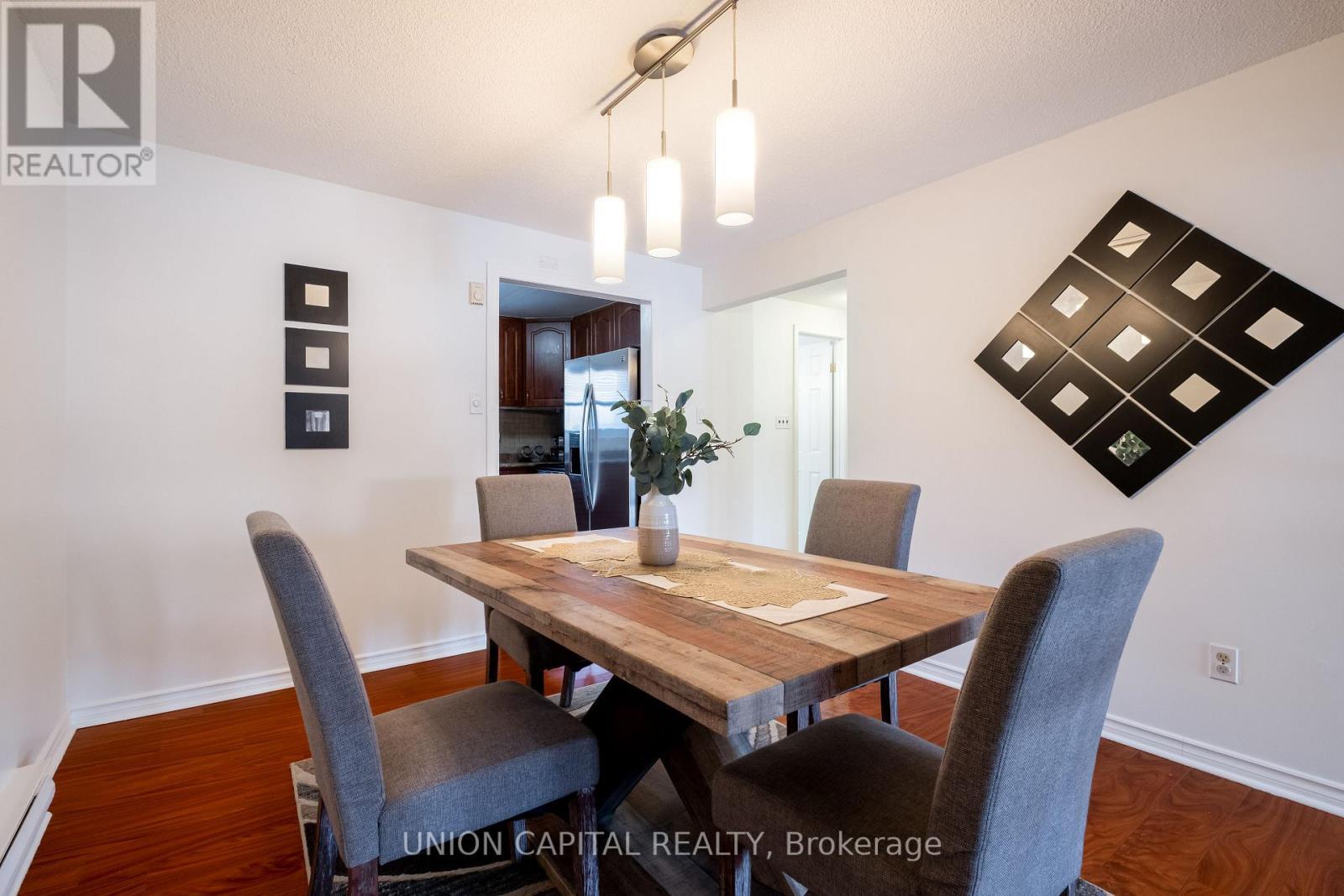 9 Briar Path, Brampton, ON - Indoor Photo Showing Dining Room