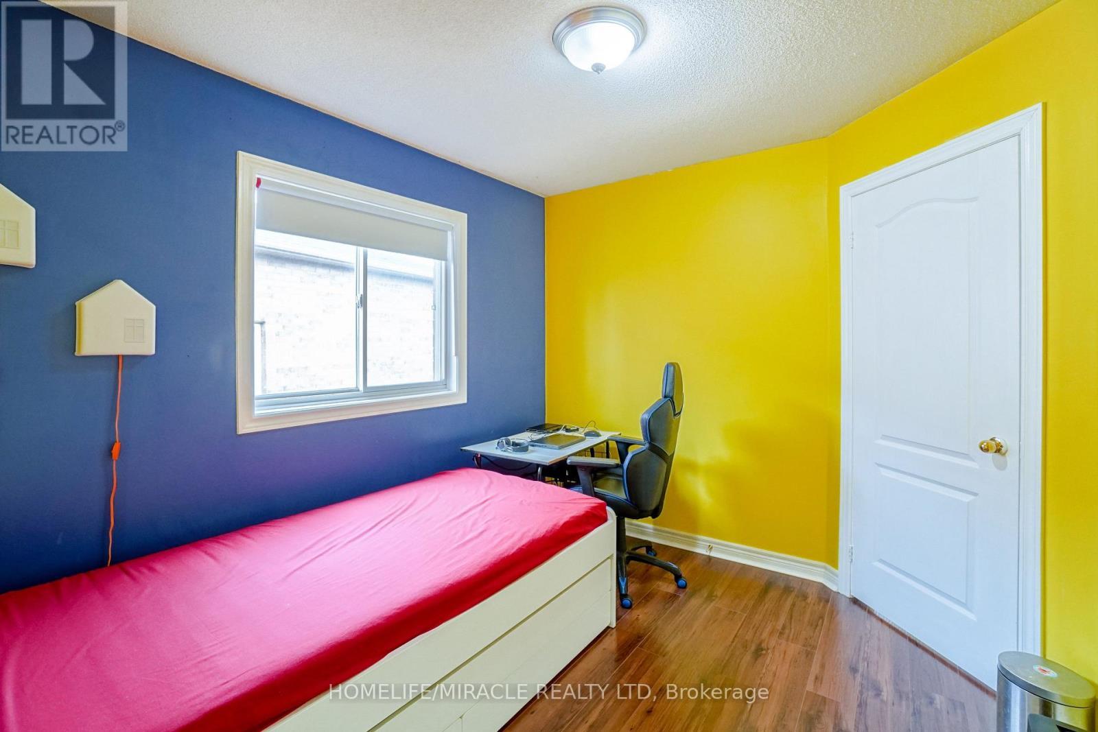 824 Khan Crescent, Mississauga, ON - Indoor Photo Showing Bedroom