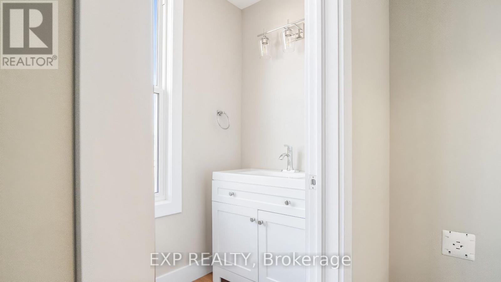 491 Upper Wentworth Street, Hamilton, ON - Indoor