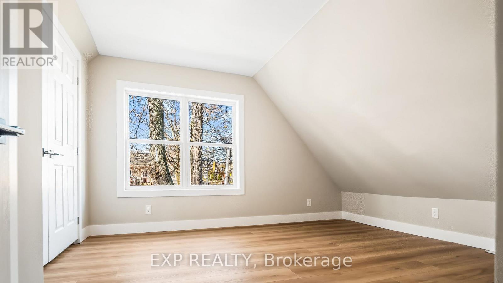 491 Upper Wentworth Street, Hamilton, ON - Indoor Photo Showing Other Room
