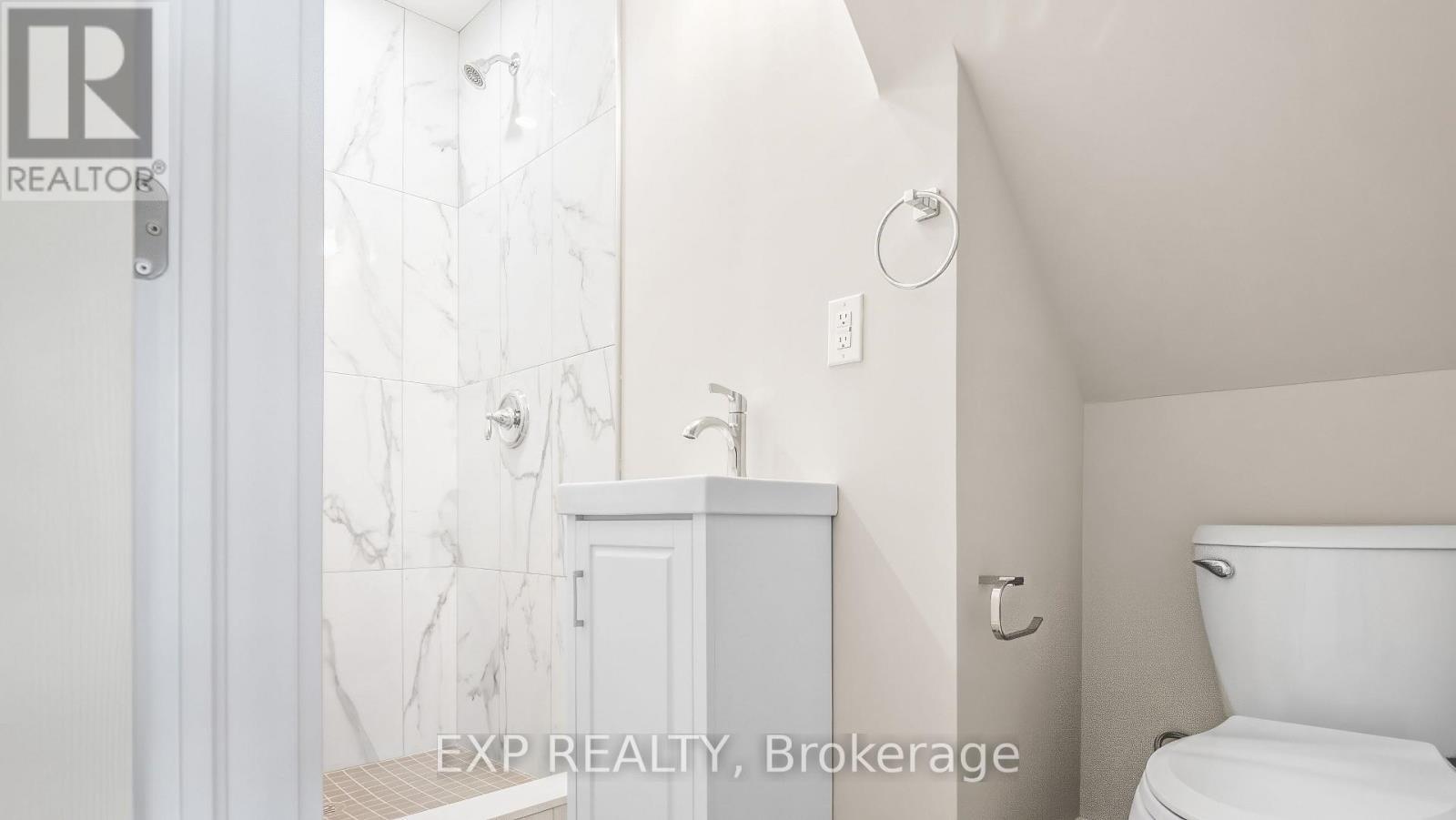 491 Upper Wentworth Street, Hamilton, ON - Indoor Photo Showing Bathroom