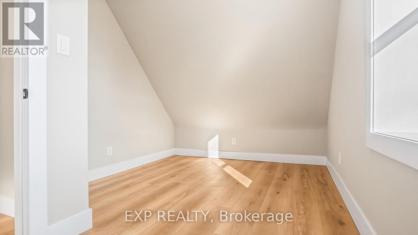 491 Upper Wentworth Street, Hamilton, ON - Indoor Photo Showing Other Room