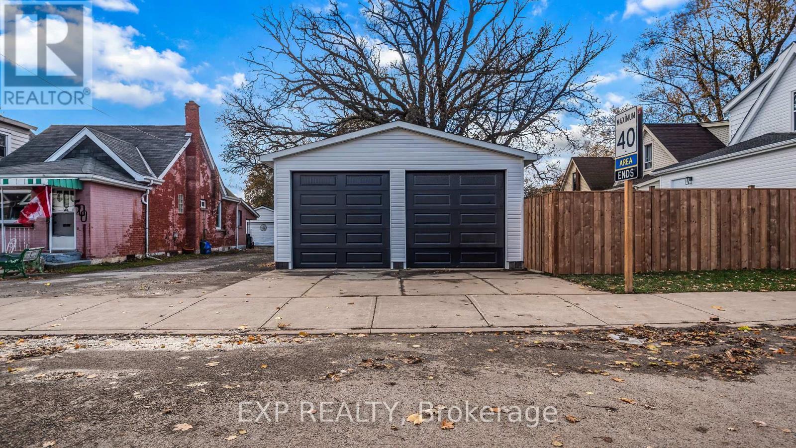 491 Upper Wentworth Street, Hamilton, ON - Outdoor