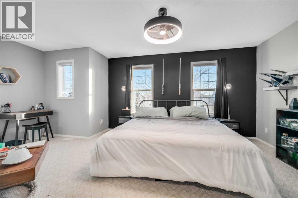 165 Everstone Drive Sw, Calgary, AB - Indoor Photo Showing Bedroom