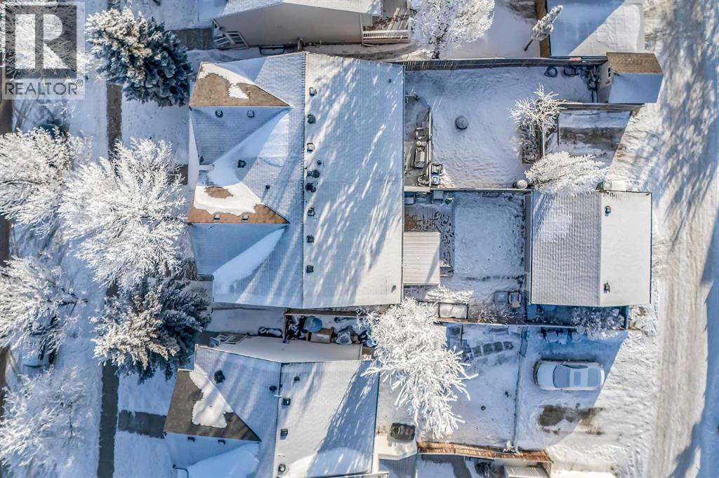 165 Everstone Drive Sw, Calgary, AB - Outdoor