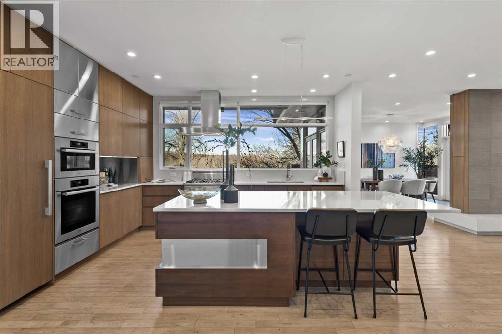 3216 5 Street Nw, Calgary, AB - Indoor Photo Showing Kitchen With Upgraded Kitchen