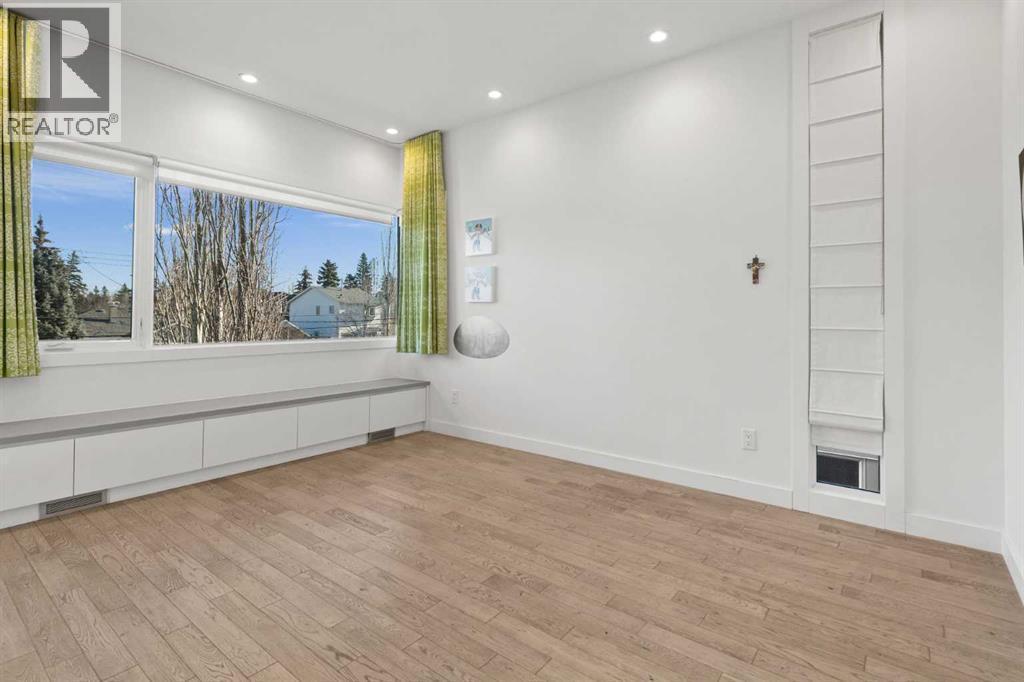 3216 5 Street Nw, Calgary, AB - Indoor Photo Showing Other Room