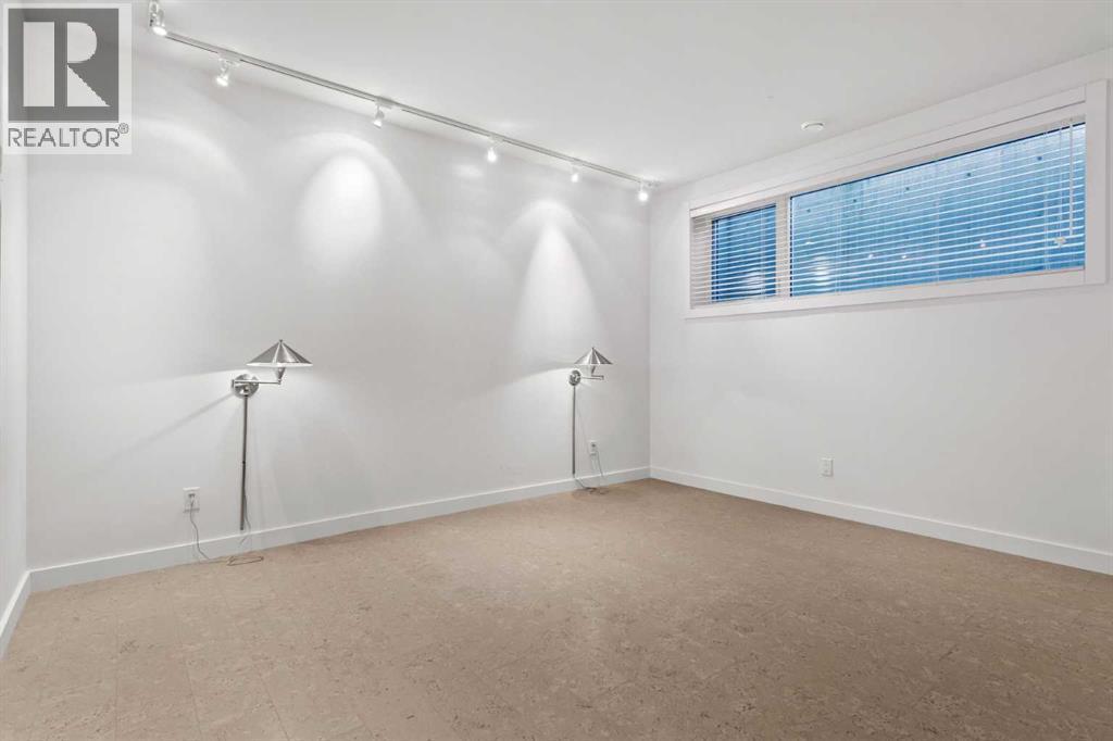 3216 5 Street Nw, Calgary, AB - Indoor Photo Showing Other Room