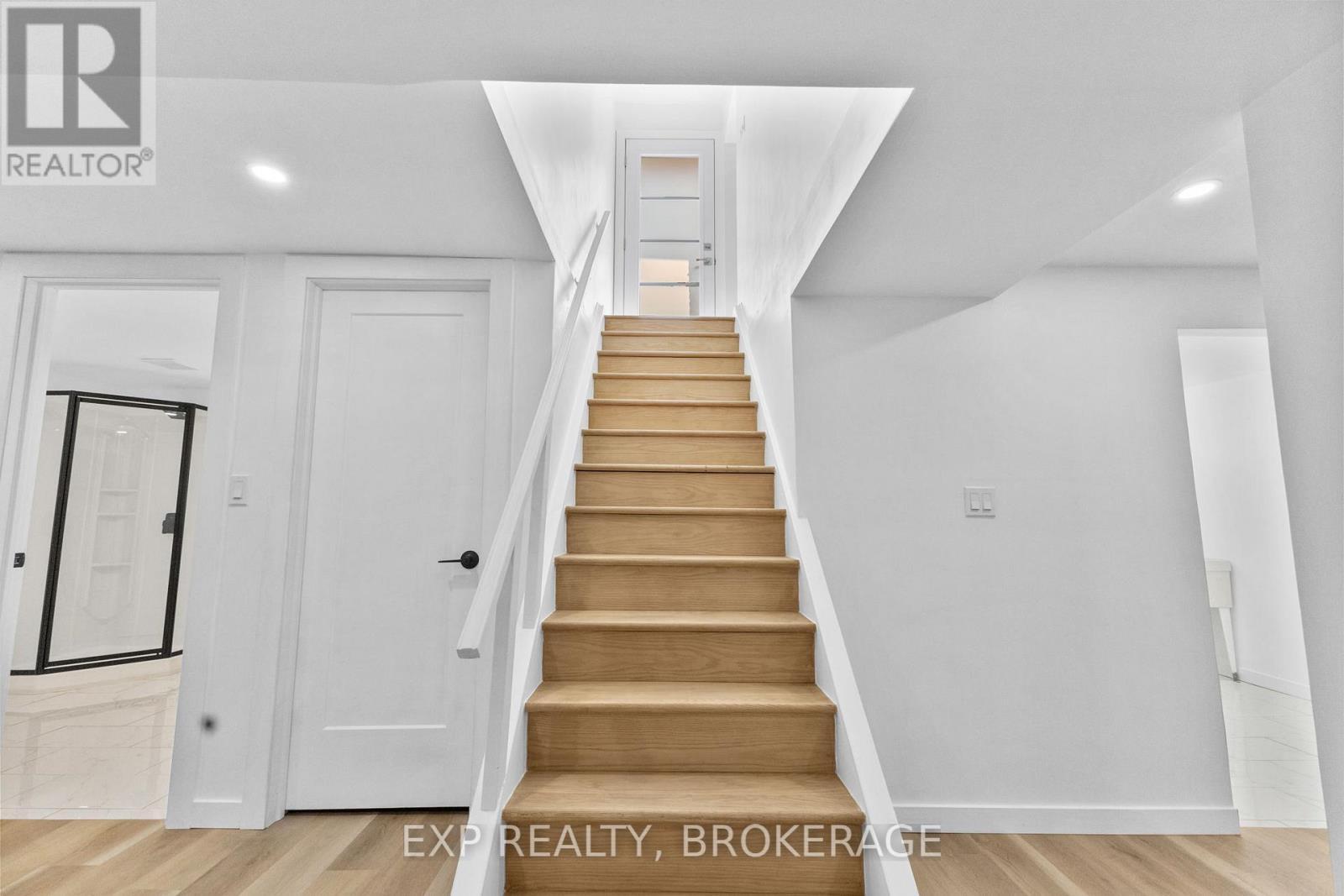 1502 Farnsworth Avenue, Ottawa, ON - Indoor Photo Showing Other Room